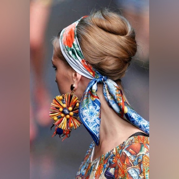 DOLCE & GABBANA 💯 SILK SCARF - Picture 13 of 14